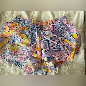 Xs Lilly Pulitzer shorts!